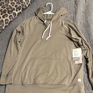NWT Vuori Women’s  Halo Oversized Hoodie